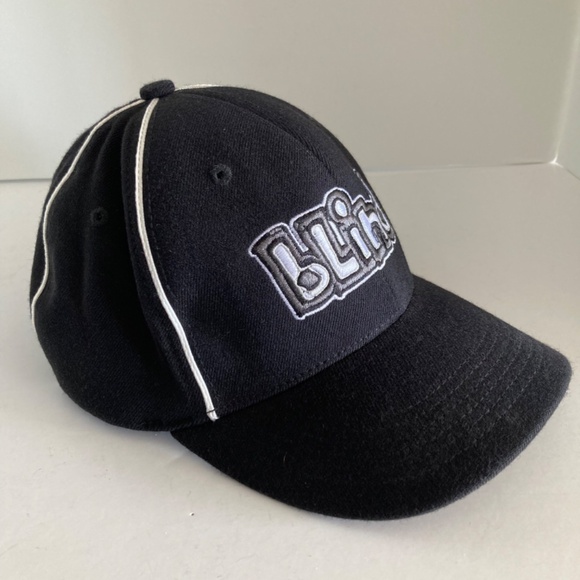 Blind Skateboard Logo Hat Wool Blend Flexfit Baseball Cap Black White S/M - Picture 1 of 16